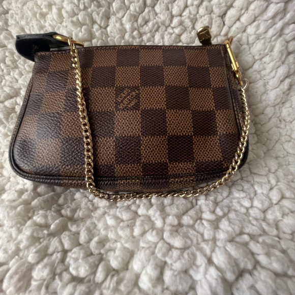 Louis Vuitton Accessories - Louis Vuitton Pochette